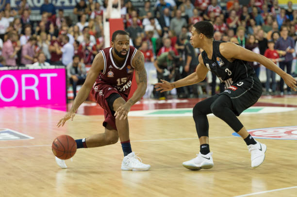 在对抗中确 在对抗中确