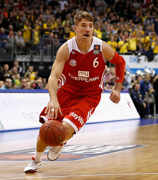 突破对方防 突破对方防